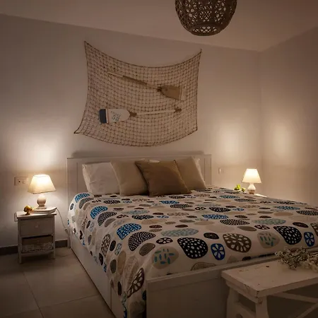 Il Balconcino Nel Vicolo Short Lets * ポリニャーノ・ア・マーレ