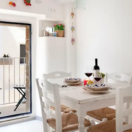 Holiday home Il Balconcino Nel Vicolo Short Lets Polignano a Mare